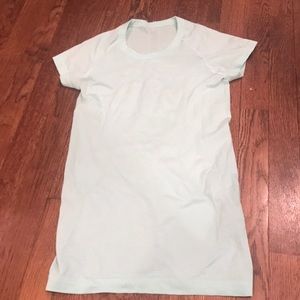 Women's lulu lemon athletica top